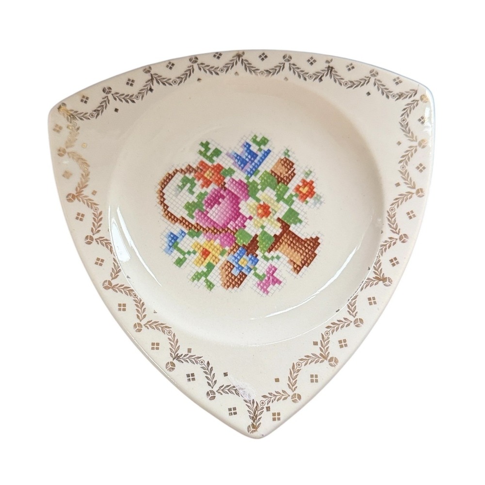 Vintage Salem China Tricorne Floral Basket Plates 22kt Gold Trim Set of 4
